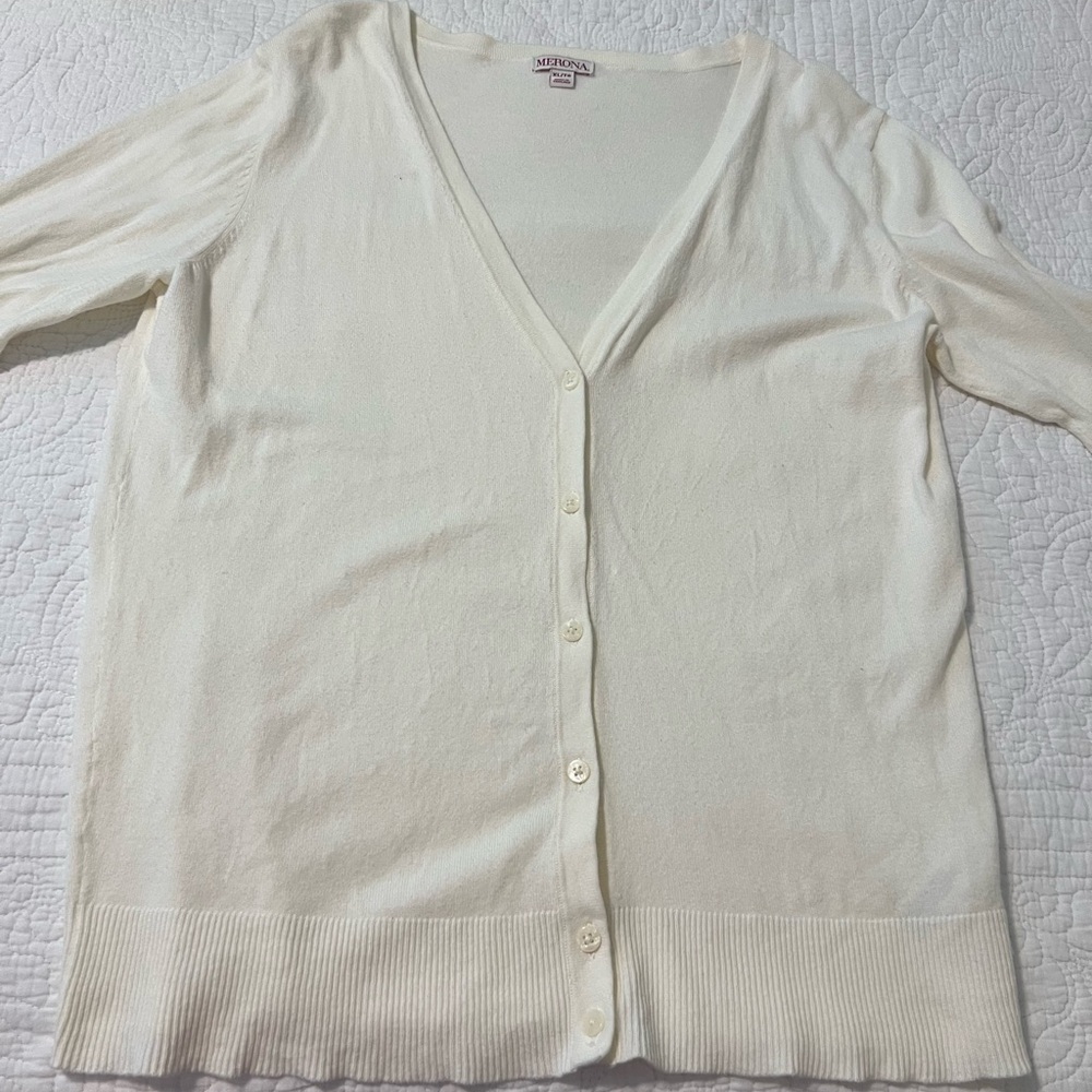 🍊Merona Cream v-neck Cardigan XL🍊